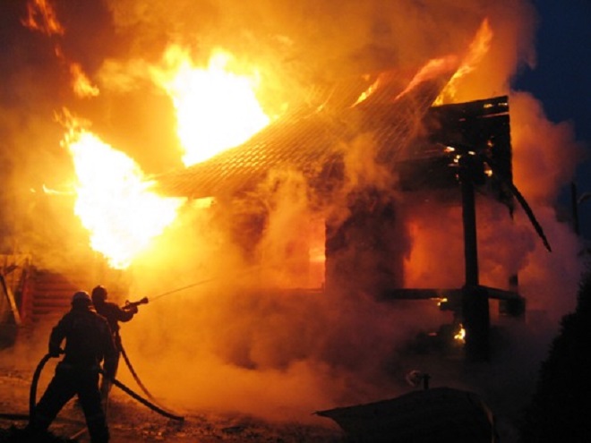 Тело пенсионера обнаружено на пепелище сгоревшего дома под Выксой