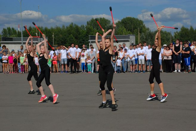 Елизавета Солонченко дала старт Дню физкультурника в Автозаводском районе (ФОТО) - фото 25