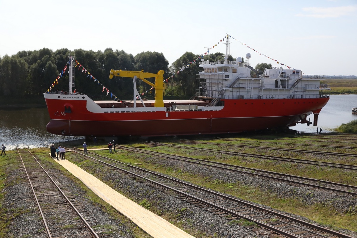 Грузопассажирское судно для Камчатки спустили на воду в Нижегородской области - фото 2