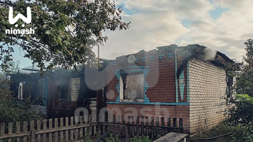 Женщина погибла и два человека пострадали на пожаре в поселке Октябрьский - фото 1