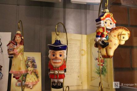 Нижегородцам показали известную фабрику елочных игрушек изнутри