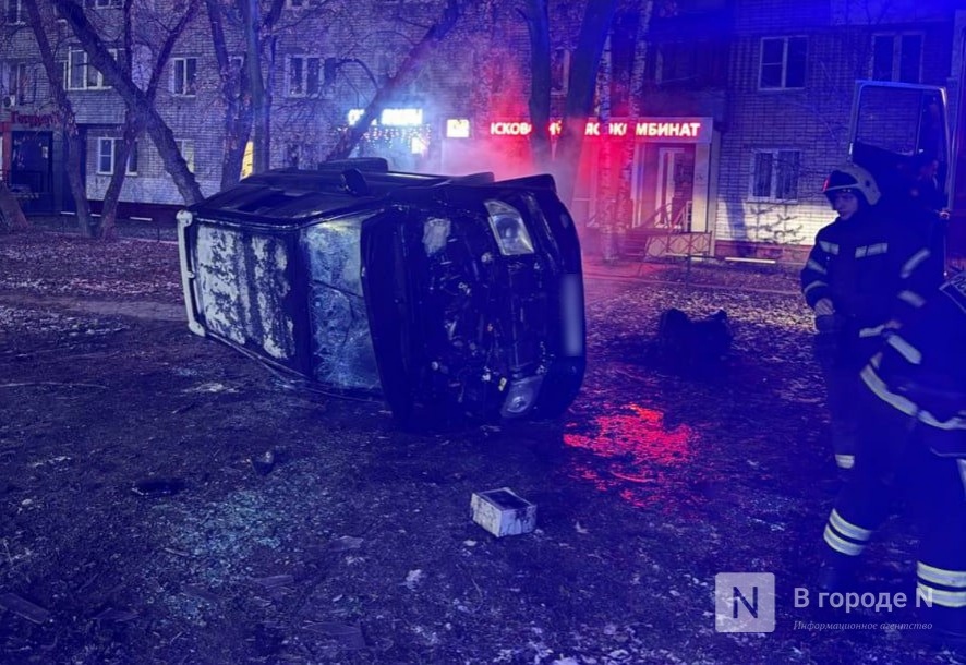 Автомобиль загорелся после ДТП в Нижнем Новгороде - фото 1