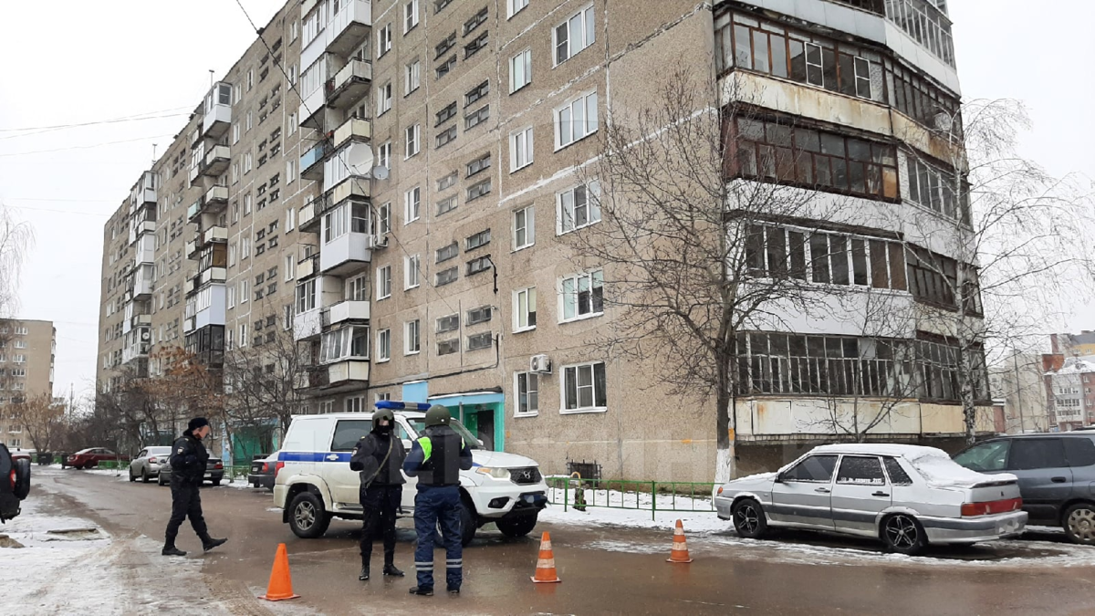 Жилой дом в Дзержинске оцепила полиция - фото 1