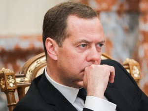 Медведев назвал новые санкции со стороны США началом экономической войны