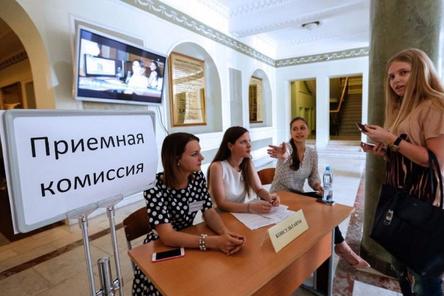 Большинство россиян считает, что учиться в вузе бесплатно должны люди до 30 лет