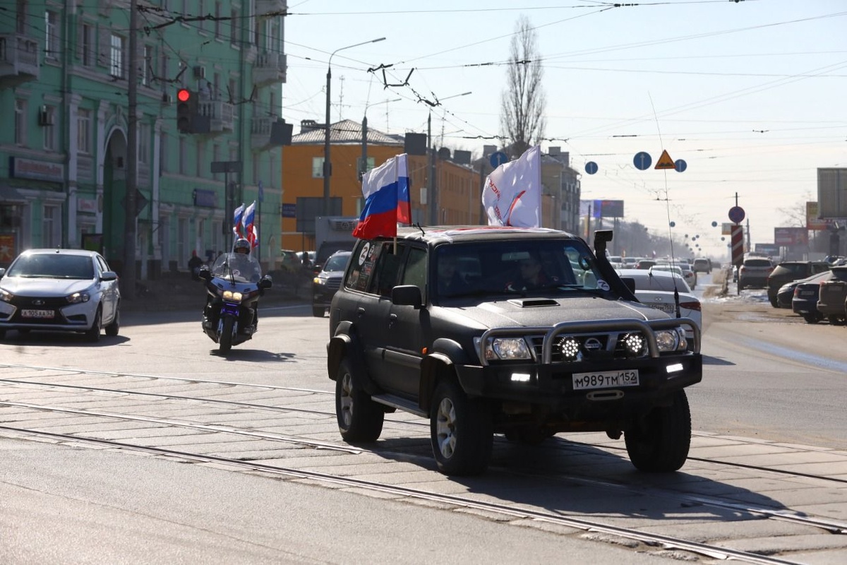 Автопробег в честь &laquo;Крымской весны&raquo; проходит в Нижнем Новгороде - фото 1