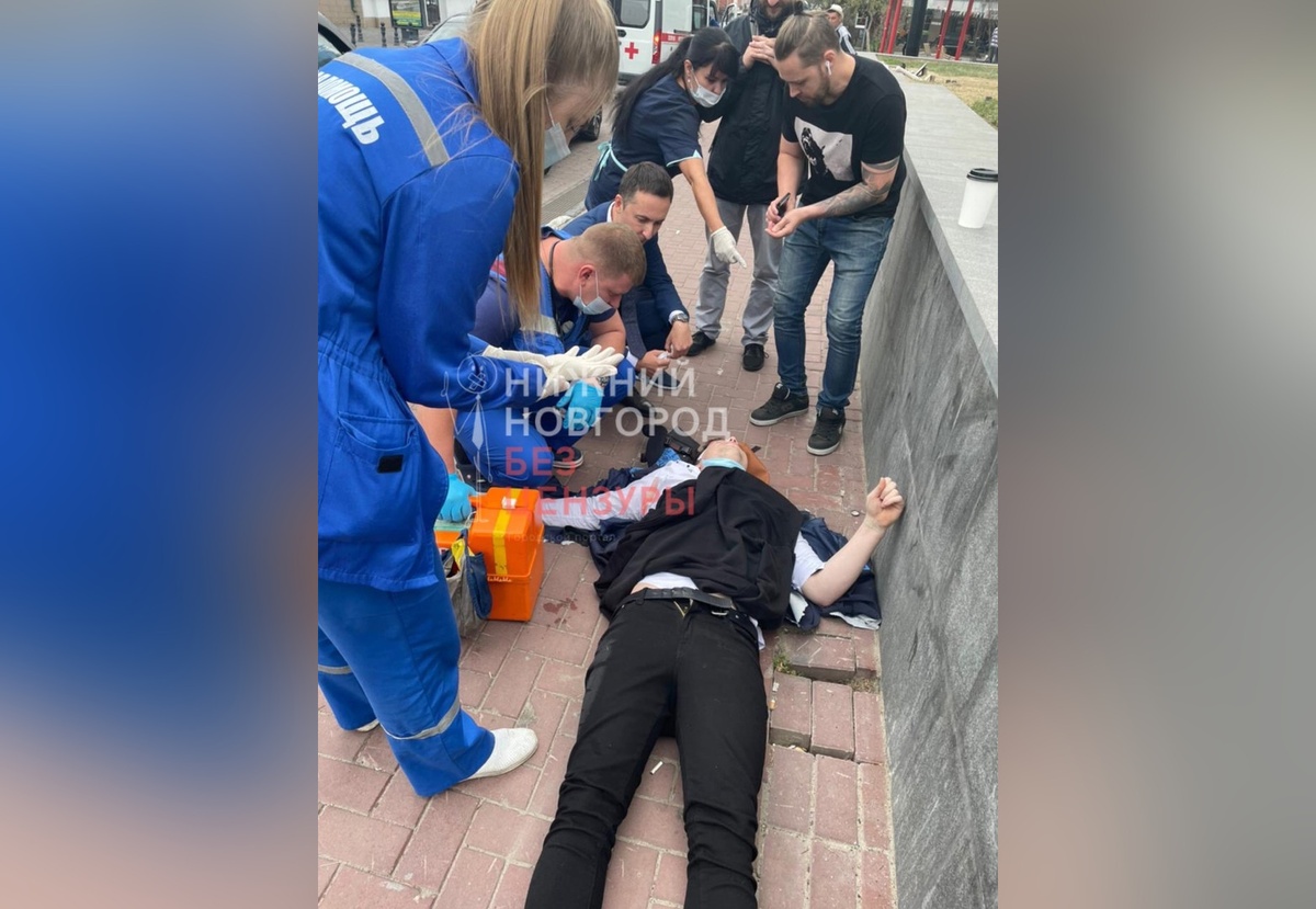 Самокатчик упал на улице Большой Покровской и сломал плечо - фото 1