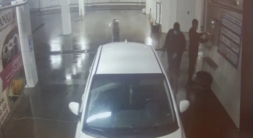 Двое злоумышленников грабили автомойки в Нижегородской области - фото 1