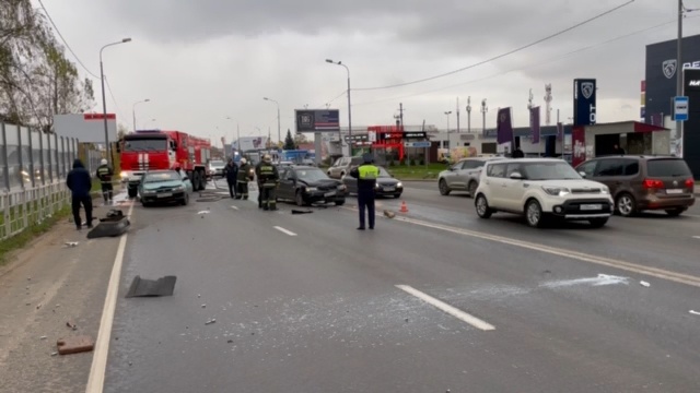 Водитель и пассажир Daewoo получили травмы в ДТП в деревне Афонино - фото 1