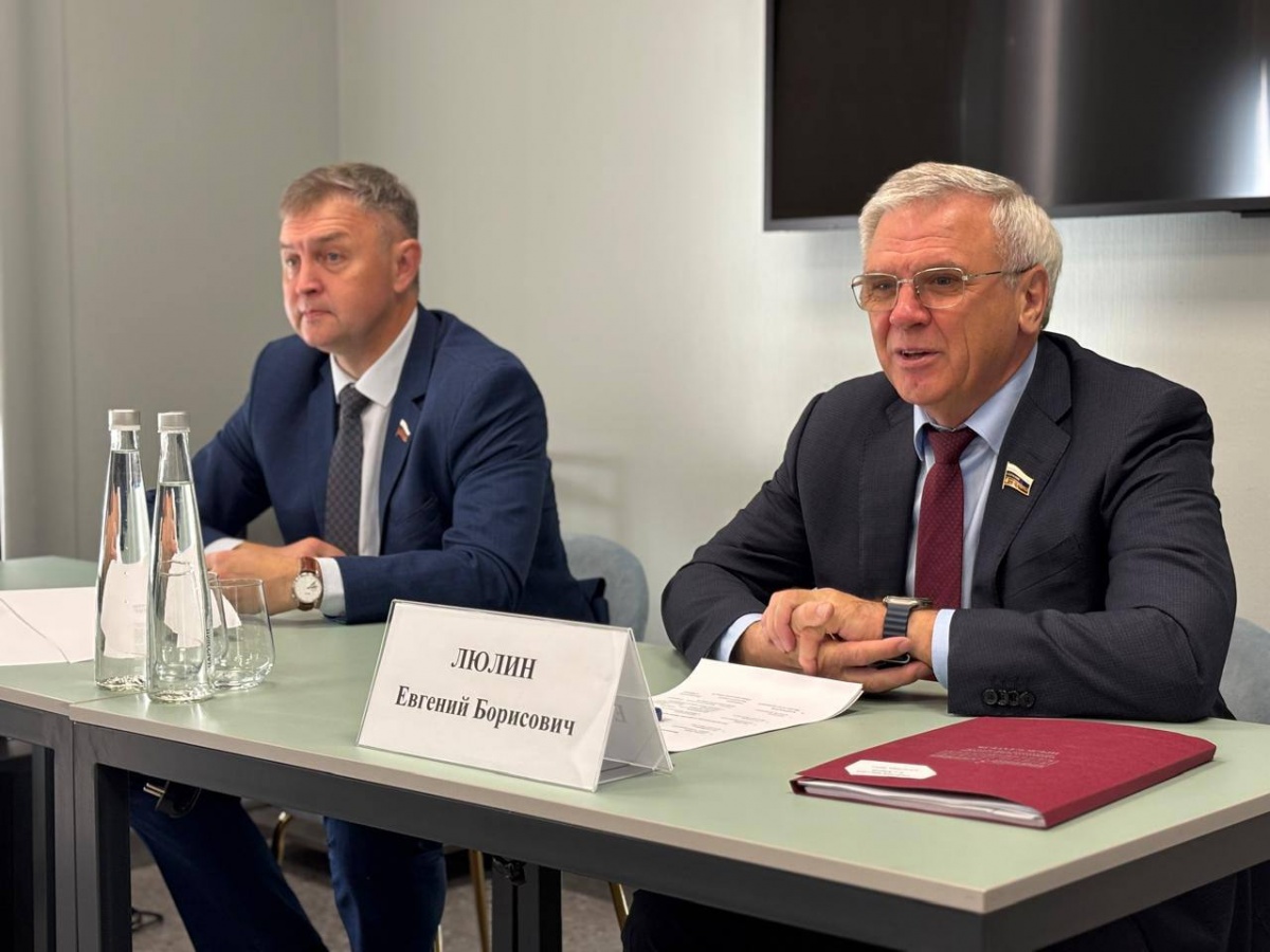 Нижегородские депутаты приехали с рабочим визитом в Киров - фото 1