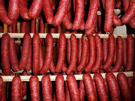 Производство колбасы и кетчупов увеличилось в Нижегородской области с января по апрель
