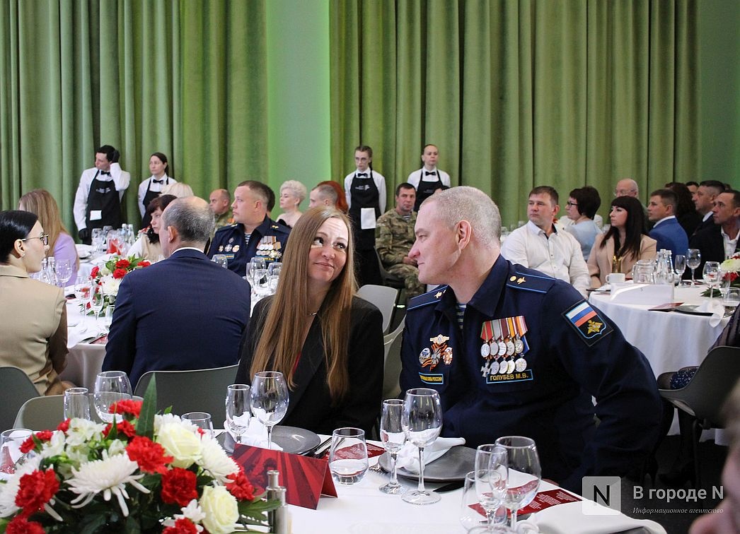 Ужин для героев: Никитин и Прилепин встретились с участниками СВО - фото 4