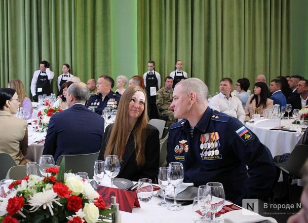 Ужин для героев: Никитин и Прилепин встретились с участниками СВО - фото 29