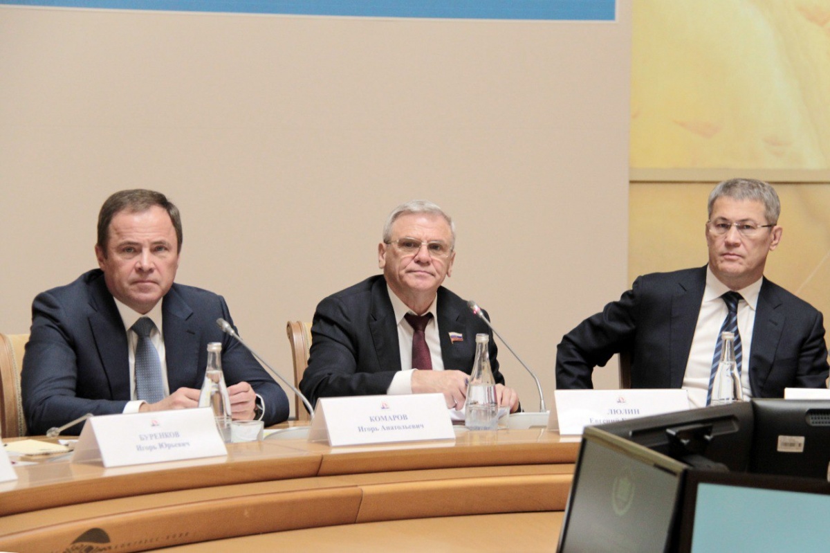 Евгений Люлин: &laquo;Вместе с коллегами-законодателями договорились выработать единые подходы к решению первоочередных задач&raquo;  - фото 1