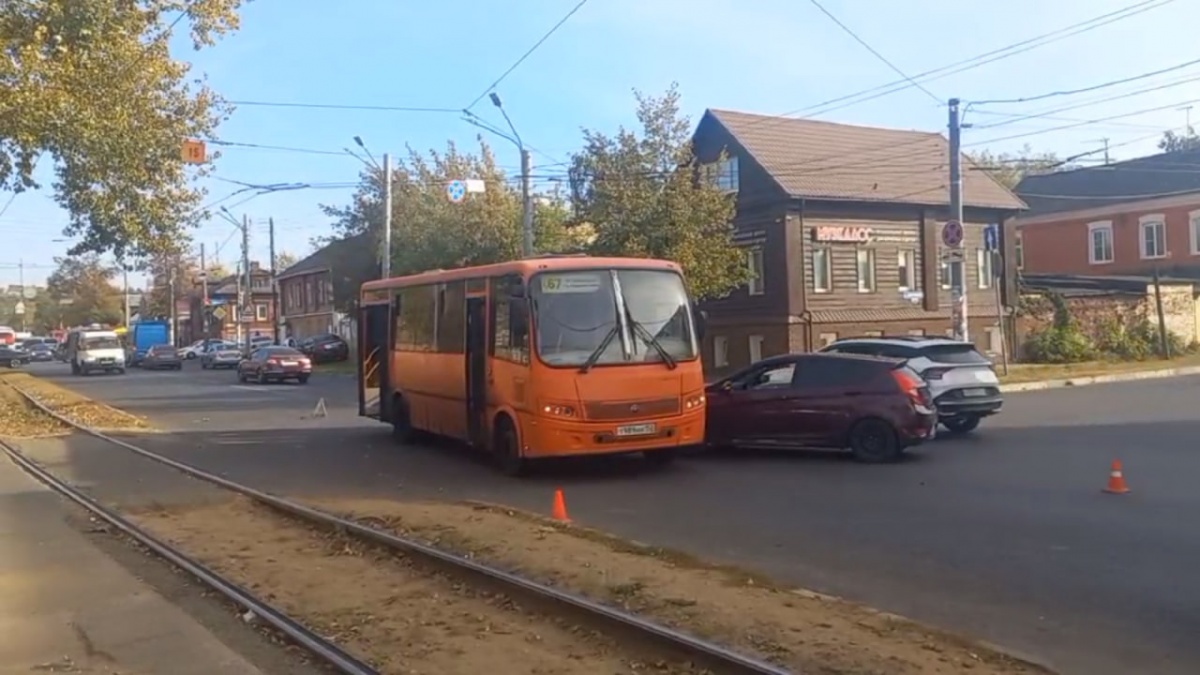 Две пассажирки автобуса Т-67 пострадали в ДТП в Нижнем Новгороде