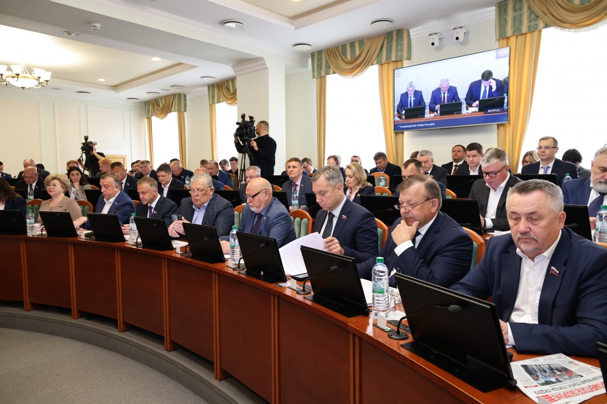 Депутаты ЗСНО приняли изменения в закон о семейном капитале - фото 1