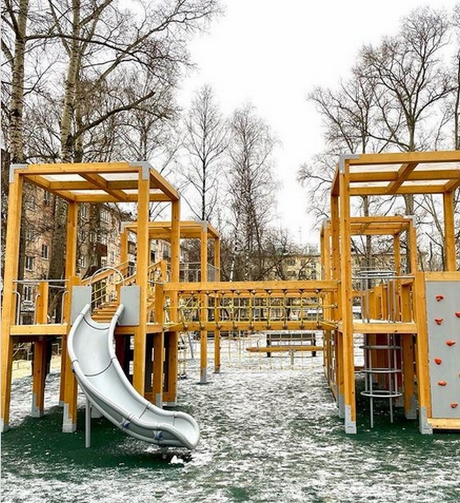 Детская площадка в виде полосы препятствий появилась в Нижнем Новгороде
