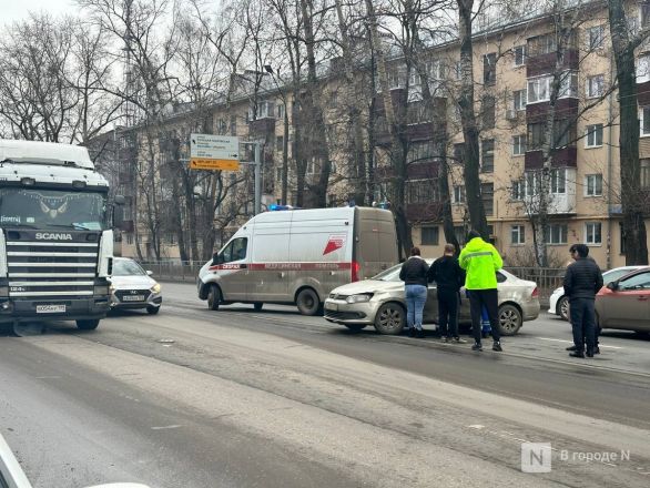 ДТП с фурой произошло на Окском съезде в Нижнем Новгороде - фото 3