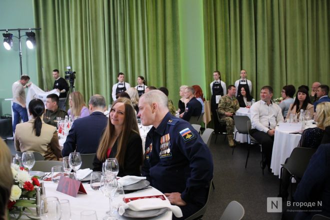 Ужин для героев: Никитин и Прилепин встретились с участниками СВО - фото 22