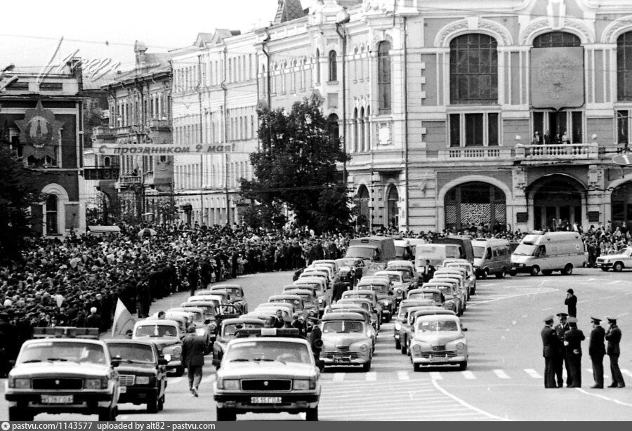 Как праздновали День Победы в Нижнем Новгороде в разные годы &mdash; архивные фото - фото 12