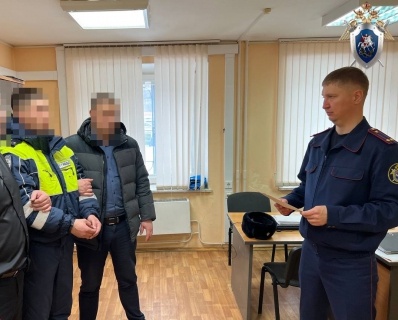 Бывший нижегородский полицейский предстанет перед судом за взятку - фото 1