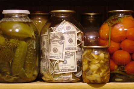 Тайники для денег дома, которые найдет даже ребенок