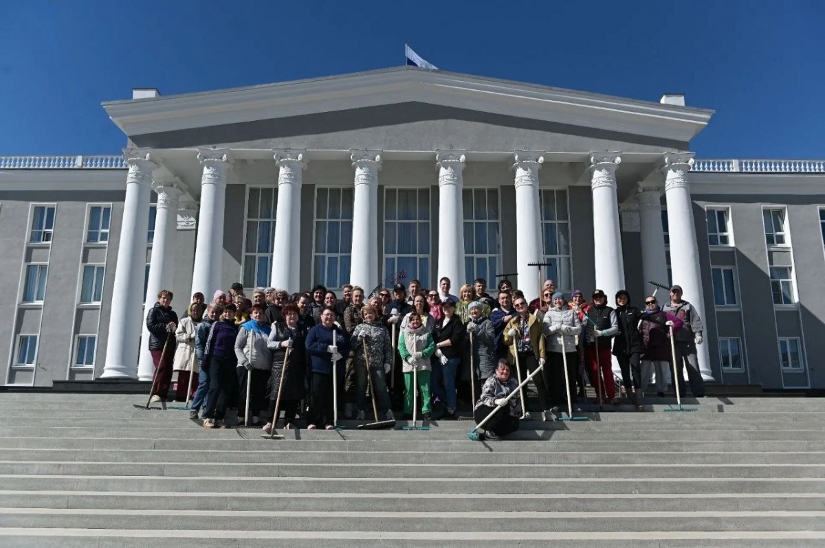 Власти рассказали, как проходит месячник по благоустройству в Дзержинске - фото 1