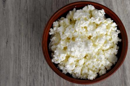 Росконтроль назвал марки творожной массы с кишечной палочкой и растительными жирами