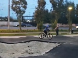 Юные нижегородцы начали осваивать канавинский памп-трек