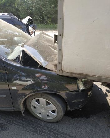 Шесть машин и двое пострадавших: в Борском районе водитель &laquo;Газели&raquo; устроил массовое ДТП - фото 2