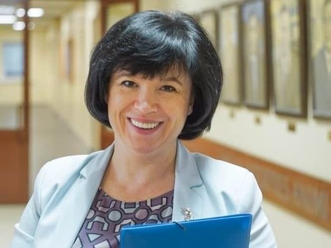 Экс-ректору НГЛУ Никоновой продлили домашний арест до 25 июня - фото 1