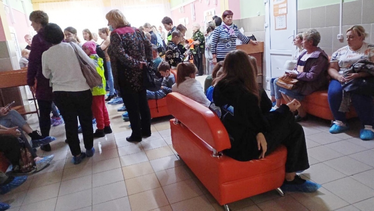 Столпотворение случилось в поликлинике Московского района - фото 1