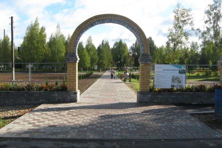 Центральный парк в Тонкине благоустроили за 3,1 млн рублей