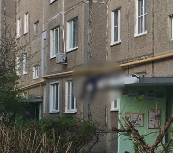 Соцсети: мужчина выпал из окна в Ленинском районе