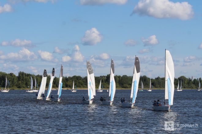 75 яхт и более 500 сапов вышли на Волгу в Нижнем Новгороде в День города - фото 68