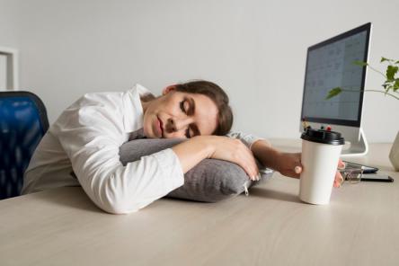 Нижегородские ученые выяснили, что сонливые люди труднее засыпают вечером