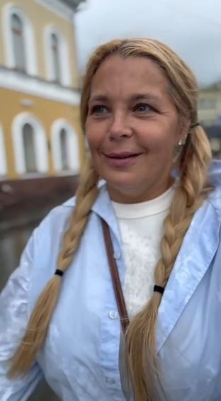 Актриса Ирина Пегова прогулялась по Нижнему Новгороду - фото 1
