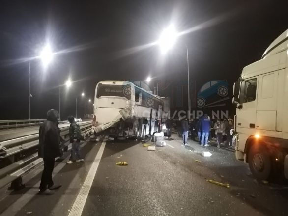 Опубликованы фото с места массового ДТП на М-12 в Нижегородской области - фото 1