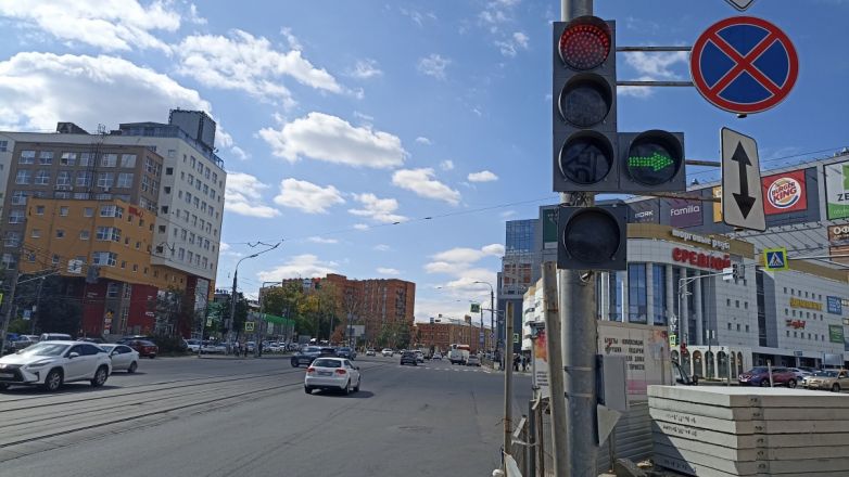 Дополнительная секция на светофоре сократила заторы на перекрестке в Советском районе - фото 1