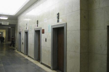 Правда ли, что прыжок в падающем лифте может спасти жизнь