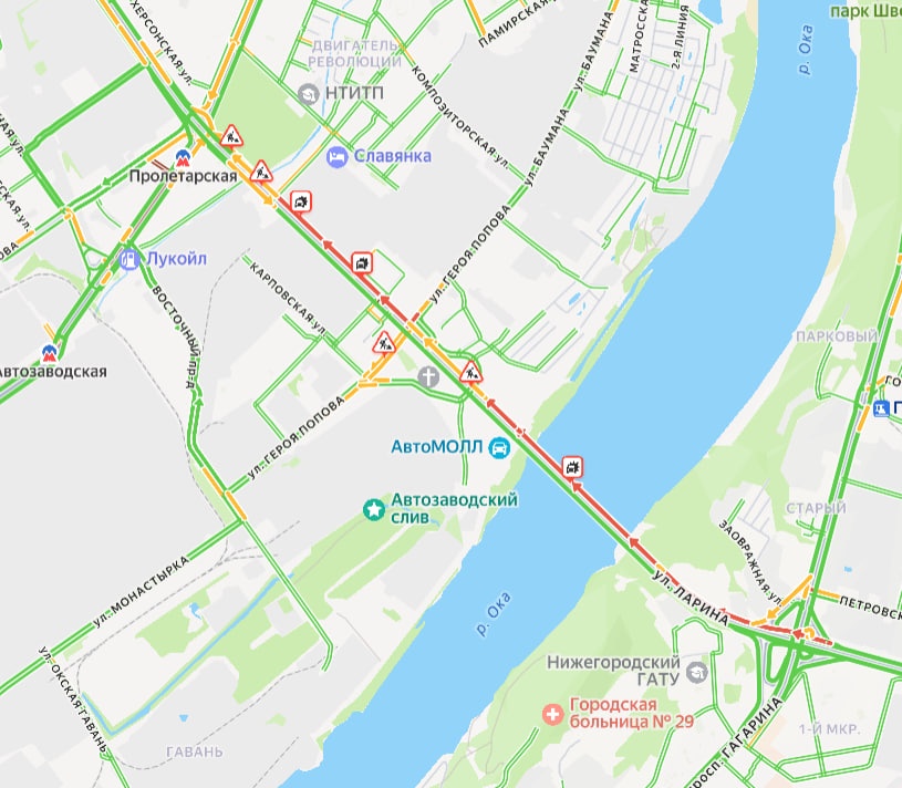 Огромная пробка образовалась у Мызинского моста из-за массового ДТП - фото 1