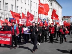 Куда идем в выходные: первомайская демонстрация, концерты в парках и субботники