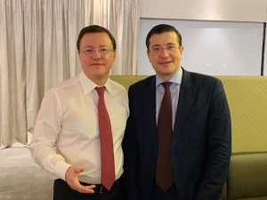 Азаров в своем Instagram пошутил про схожесть с Никитиным