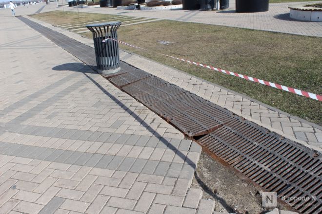 Трещит по швам: как выглядит центр Нижнего Новгорода после аномальной зимы — фоторепортаж - фото 148