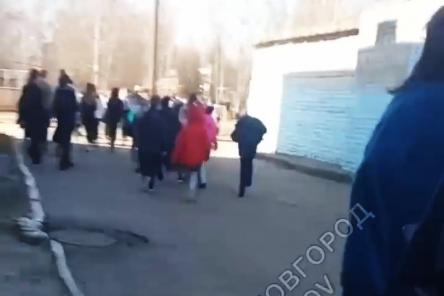 Две школы в Нижнем Новгороде были эвакуированы 17 апреля