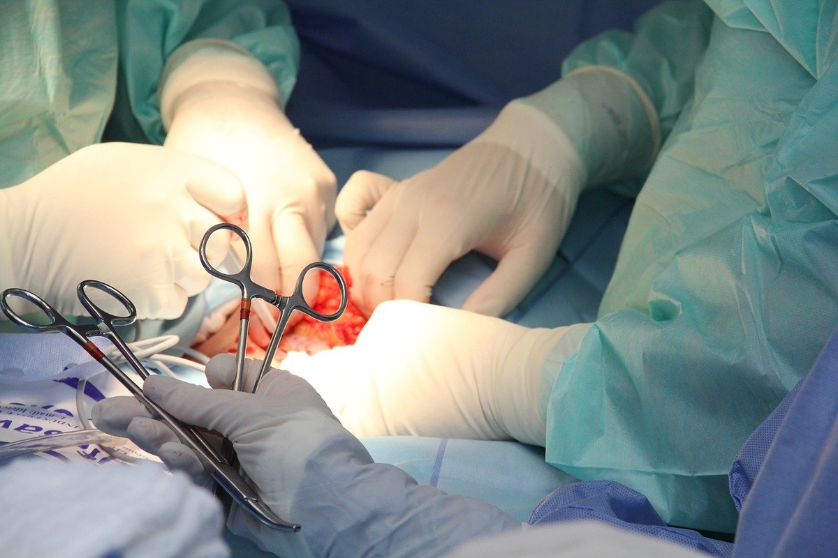 Ведущий кардиохирург России и нижегородские врачи провели сложную операцию  - фото 1