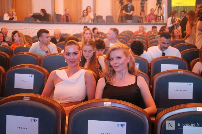 Знаменитости здесь: фоторепортаж с открытия &laquo;Горький fest&raquo; в Нижнем Новгороде - фото 13