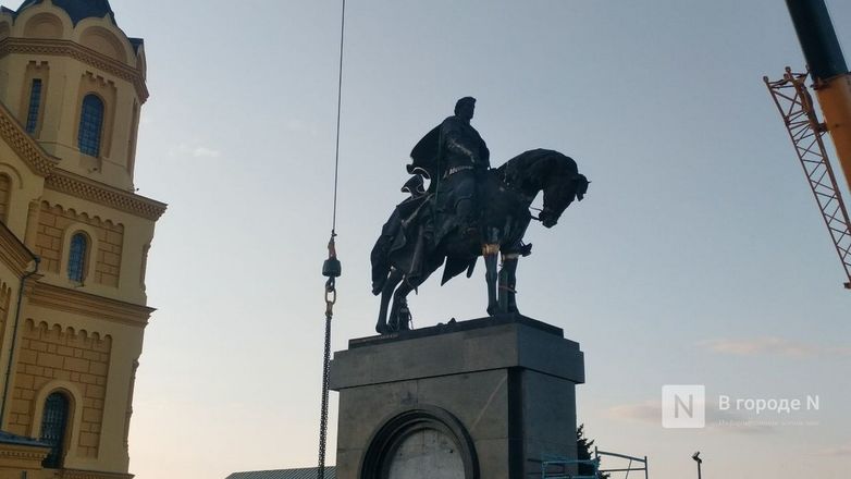Памятник Александру Невскому установили на Стрелке - фото 2