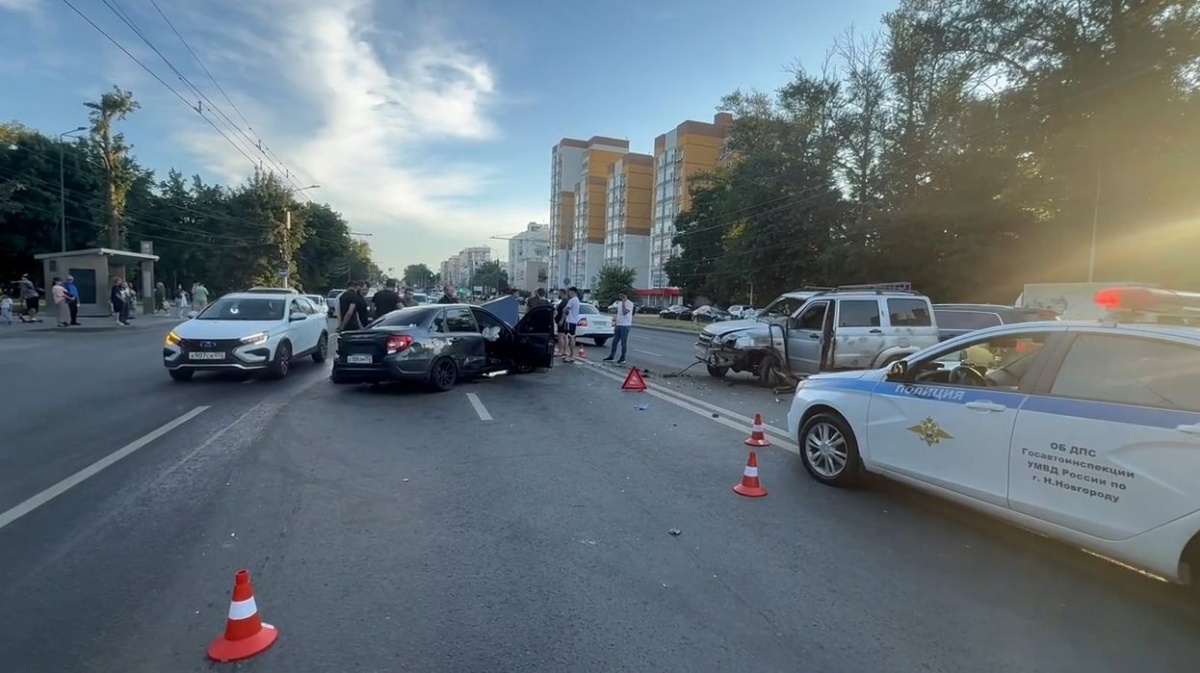 Озвучены подробности массового ДТП на проспекте Гагарина в Нижнем Новгороде - фото 1