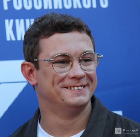 Знаменитости здесь: фоторепортаж с открытия &laquo;Горький fest&raquo; в Нижнем Новгороде - фото 23